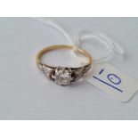 A single stone diamond ring (approx. .50 ct ) 18ct gold size M - 1.8 gms