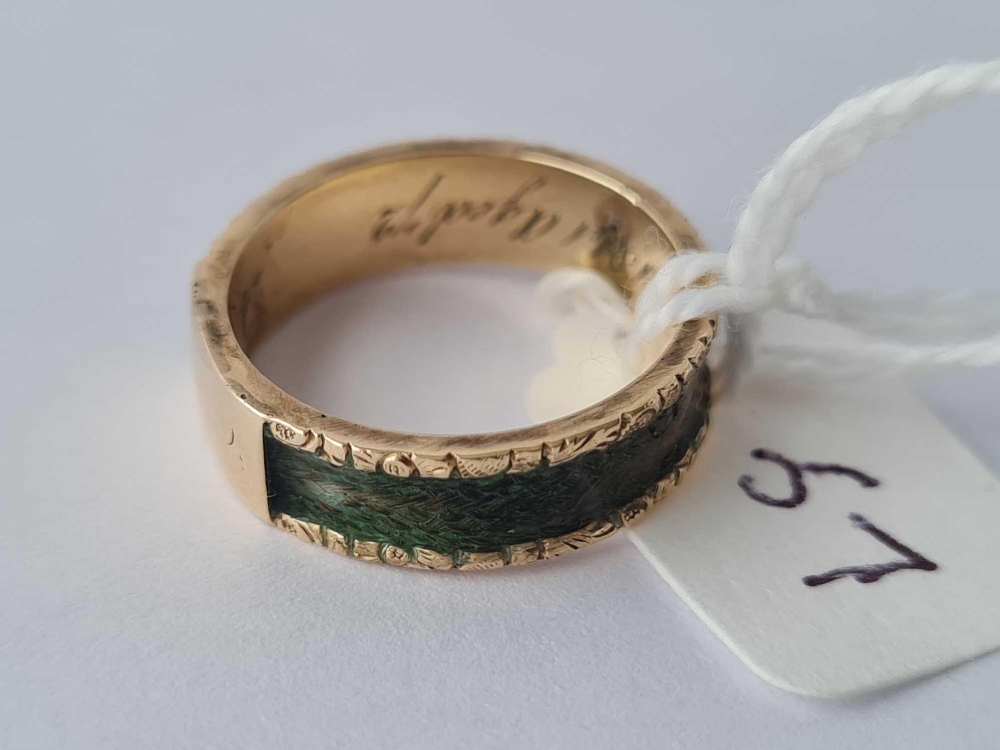 Antique Victorian gold mourning ring inscribed “Died 21st Oct 1841 aged 72”, size L - Image 2 of 4
