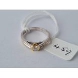 18ct hallmarked single stone diamond ring, dia 0.15ct in shank, size L