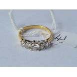 A GOOD 5 STONE DIAMOND RING(APPROX 1.2CTS) IN 18CT GOLD MOUNT SIZE S 4g inc