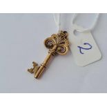 A gold charm in the form of a key 9ct - 2.2 gms