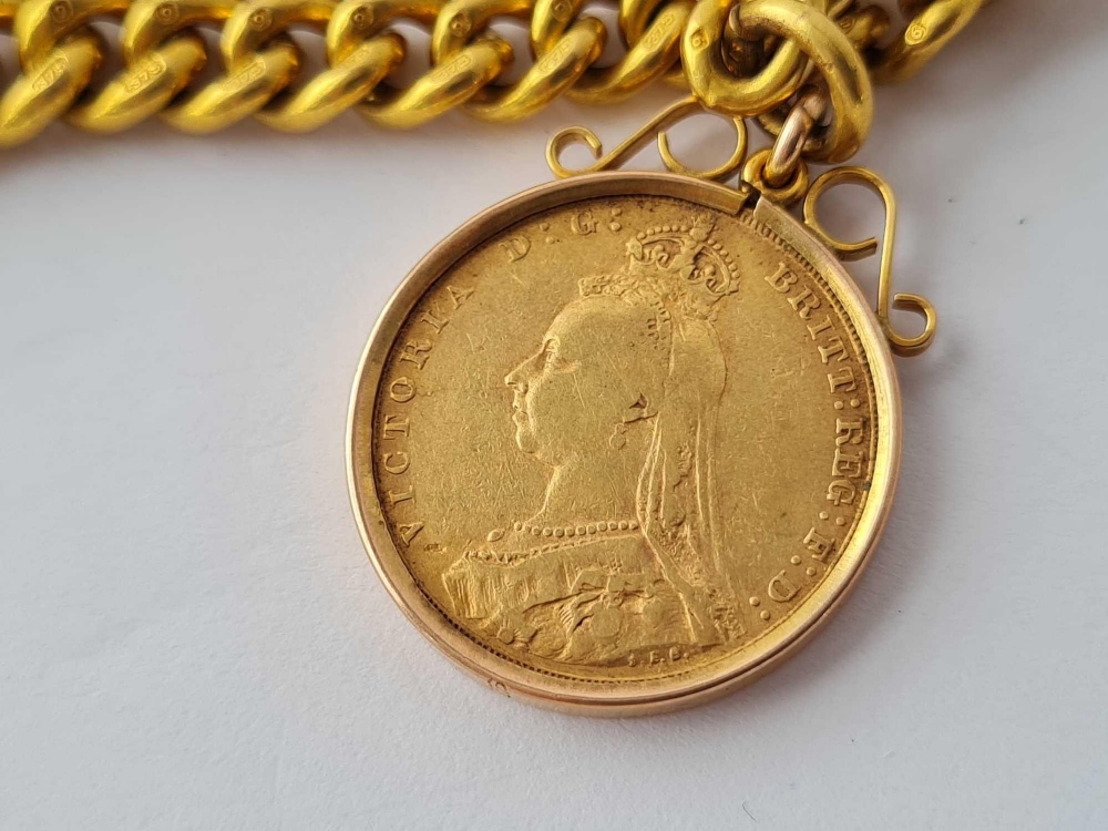 A GOOD CURB LINK GOLD DOUBLE ALBERT EACH LINK INDIVIDUALLY MARKED. WITH A MOUNTED SOVEREIGN VICTORIA - Image 3 of 5