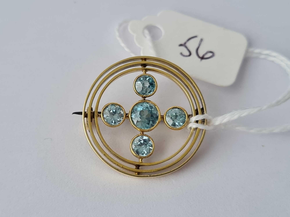 Antique Edwardian 15ct circular brooch set with 5 aquamarines, 23 mm diameter
