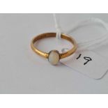 A single stone 9ct opal ring size N 1.8g inc