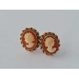 A pair of cameo earrings 9ct - 2.8 gms