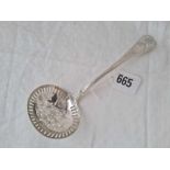 A Georgian Irish sifter spoon with oval bowl, Dublin 1820 by IE