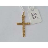 A small 9ct cross