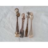 Four various pair of sugar tongs, 67g