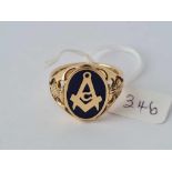 A LARGE MASONIC RING, 9CT, SIZE Y, 10.8G