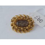 A 19th century gold filagree mourning brooch – 3.8 gms