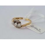 A vintage diamond cross over ring in 9ct size R 2.6g inc