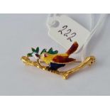 A ENAMEL HUMMING BIRD BROOCH 3.5 CM LONG 18CT GOLD – 5.4 GMS