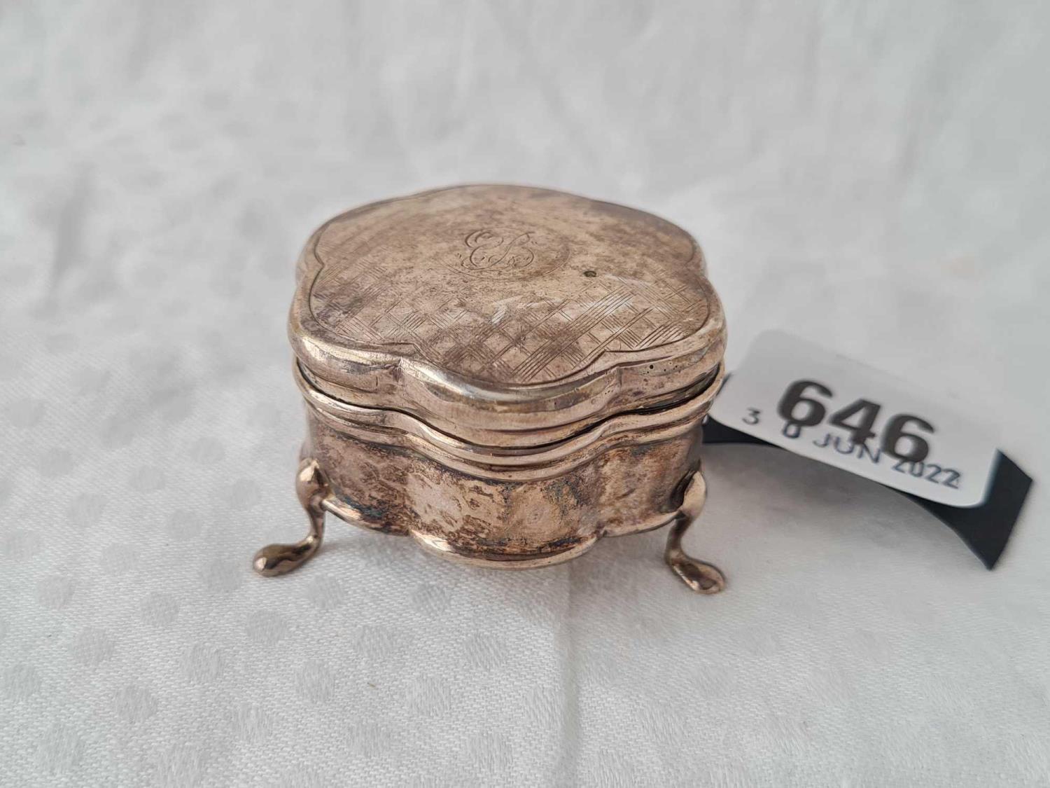 A shaped circular ring box on pad feet – 2” wide - Birmingham 1909 by S & S