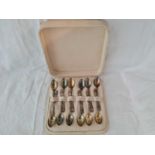 Cased set of 12 sterling silver spoons. 140Gms
