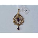 A amethyst and pearl pendant 9ct – 6.2 gms