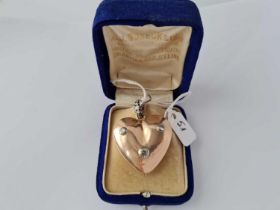 A EARLY VICTORIAN VERY LARGE DIAMOND SET GOLD HEART PENDANT – 13.2 GMS BOXED