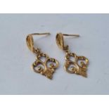 A pair of fancy earrings, 1.3g