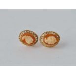A pair of cameo earrings 9ct – 1.5 gms