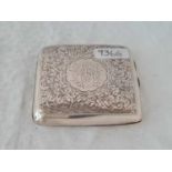 Cigarette case of curved outline. Chester 1900. 93gms