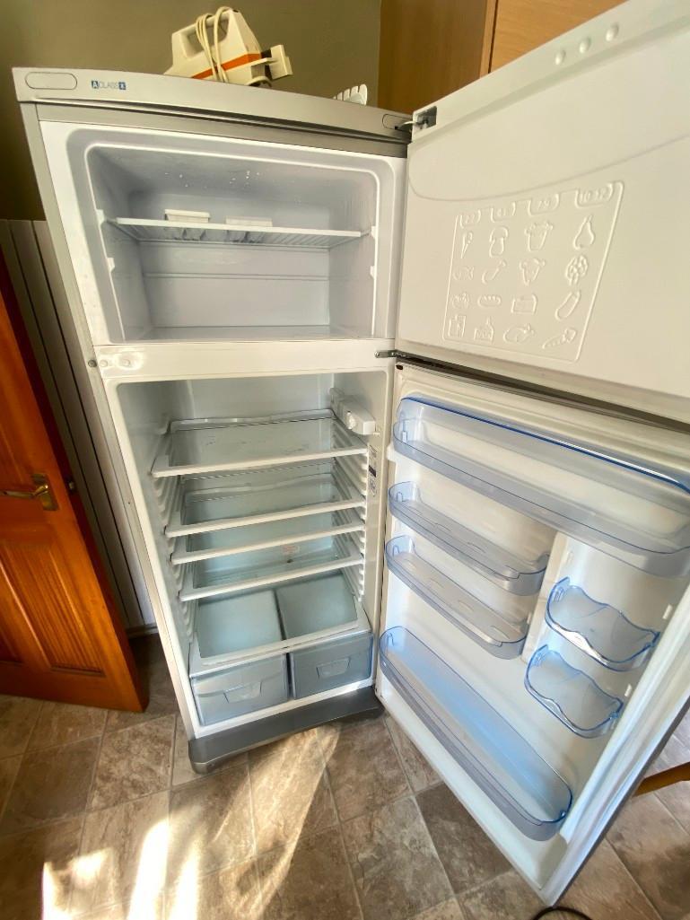 Indesit fridge freezer - Image 2 of 2