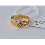 Victorian gold ring set with single seed pearl size M ½ 2.3g