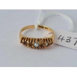 An antique 18ct ring, Q, 3,6g