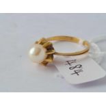 A pearl set ring, 18ct, M, 3.2g