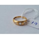 A antique diamond set pinkie ring 18ct gold size l – 3.4 gms