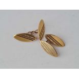 A pair of oval cufflinks 9ct – 6.2 gms