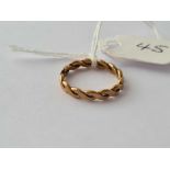 A rope twist 9ct ring size H 1.5g