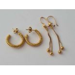 Two pairs of 18ct gold earrings 7.5g