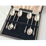 A box set of six apostle top tea spoons, Sheffield 1900 by JD, WD