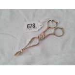 A pair of scissor shaped sugar tongs, Birmingham 1902 by HM