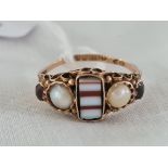 A Victorian ring set with agate and pearls 9ct B’ham 1887 size N