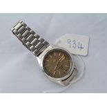 A good gents Seiko 100m wrist watch with seconds sweep and date aperture