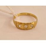 A Victorian three stone diamond ring 18ct gold size O 2.3 gms