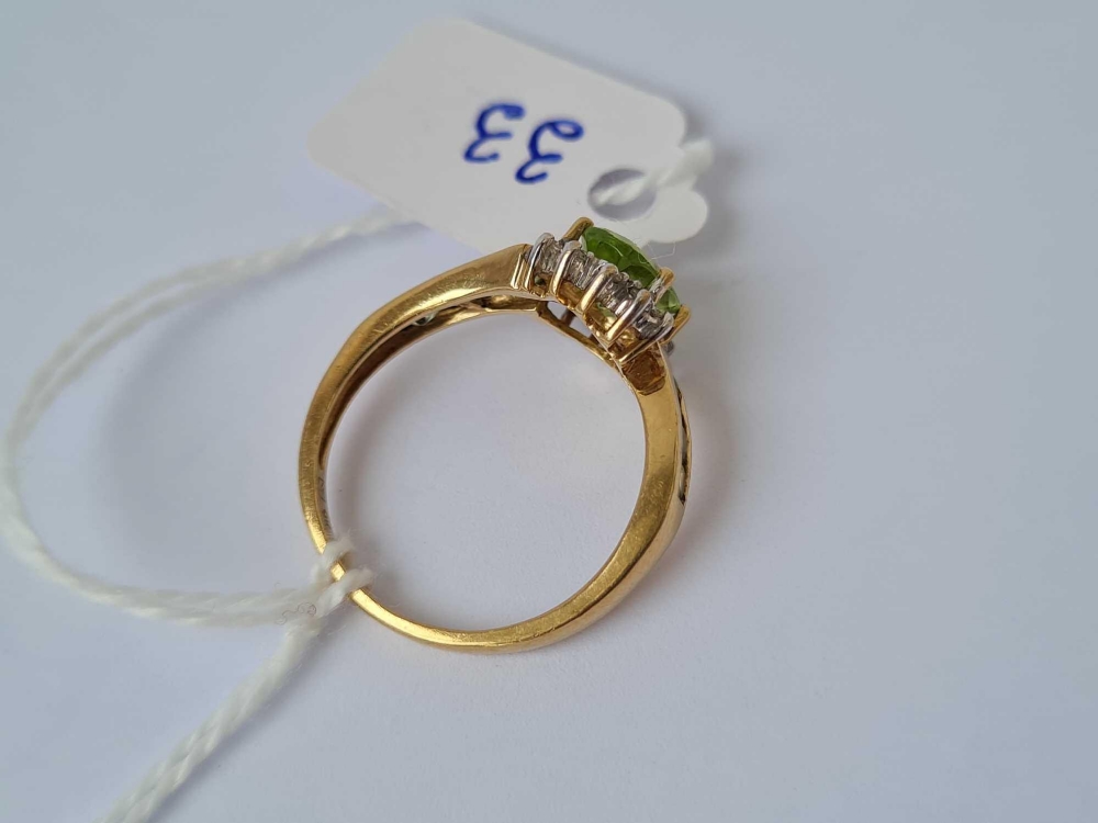 A peridot and diamond ring 9ct size O 2.5 gms - Image 4 of 4