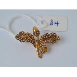 A Victorian acorn set brooch with pearls 15ct gold 4.2 gms