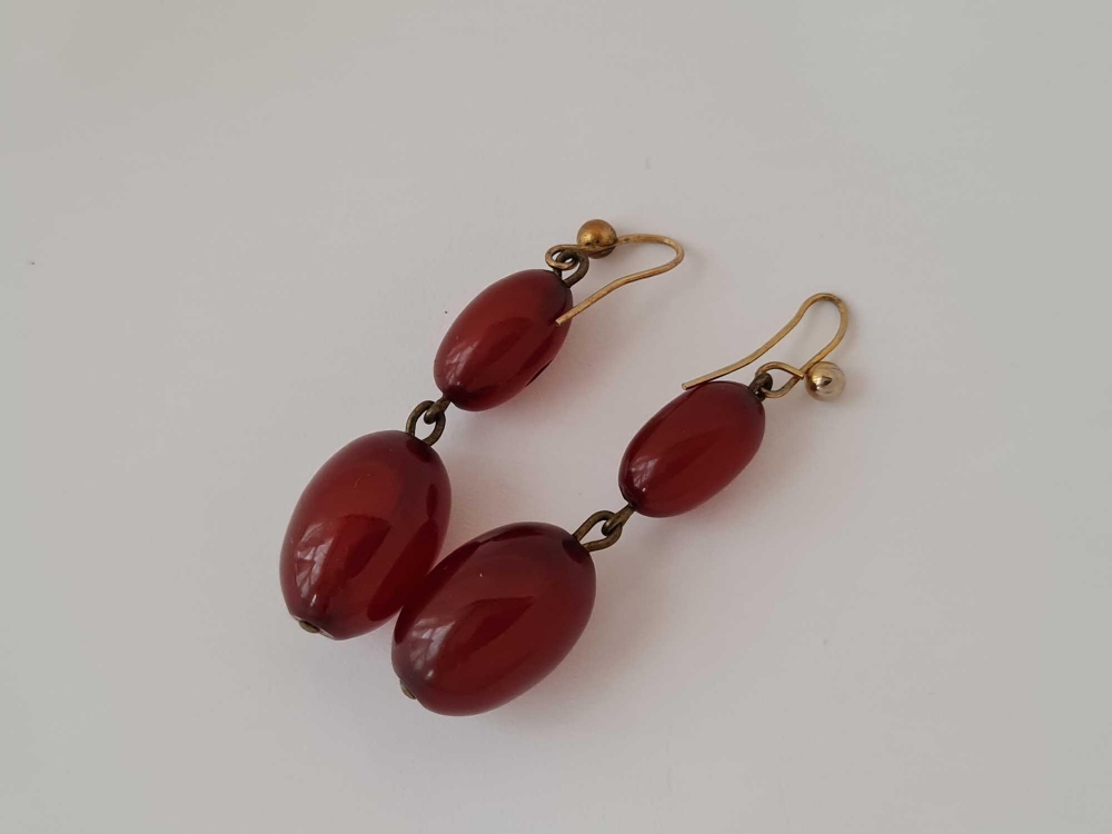 Antique red amber drop bead earrings, length without ear fitting 32mm - Image 2 of 2