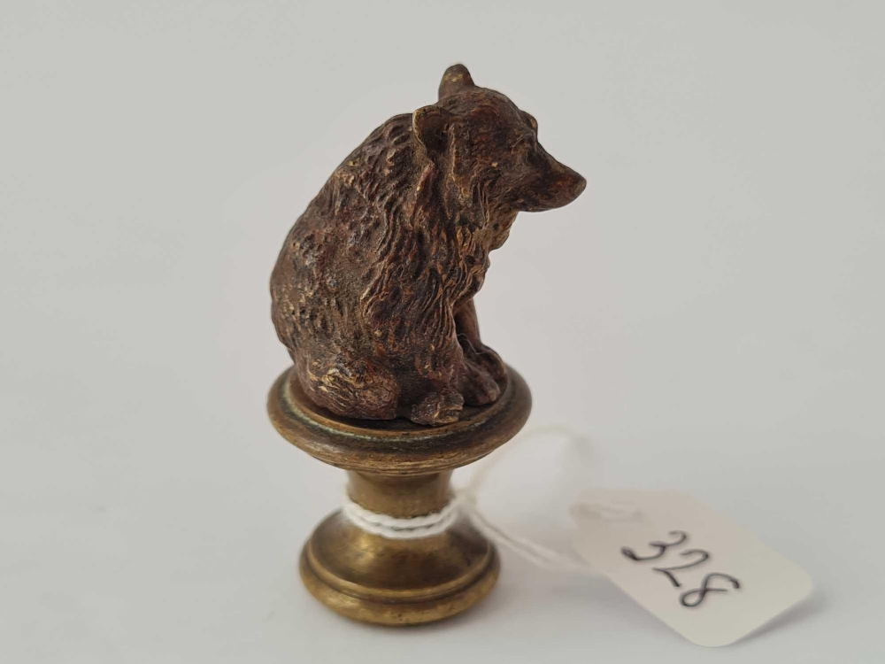 A brass bear antique seal - Image 2 of 4