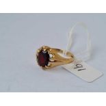 A garnet signet ring 9ct size T 2,3 gms