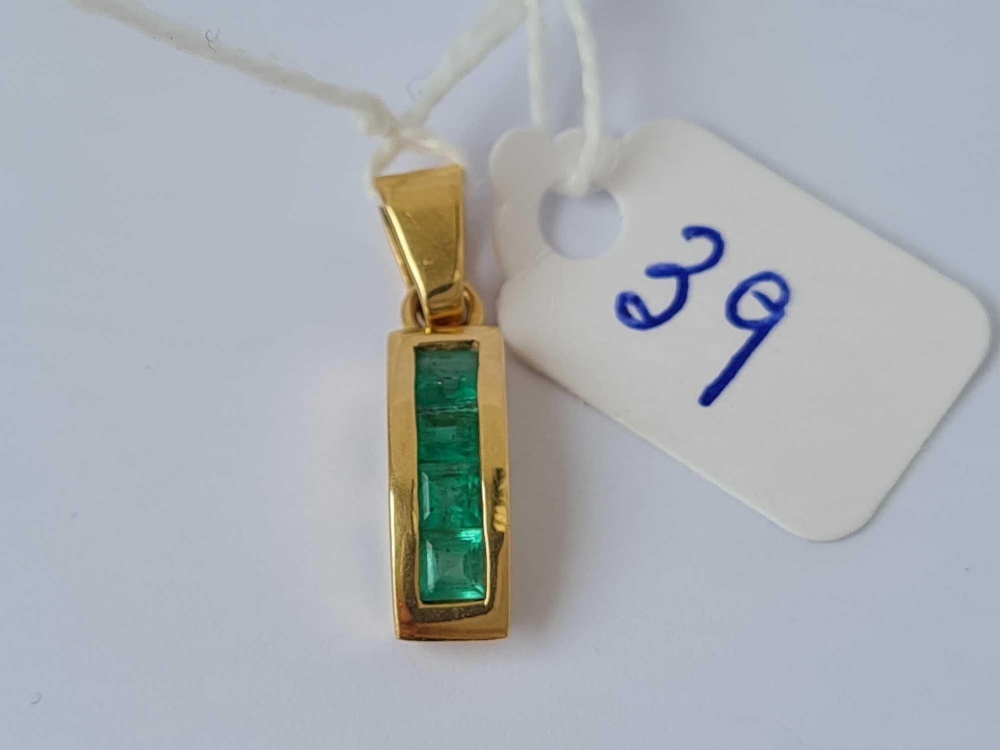 A four stone emerald pendant 18ct gold 2.4 gms