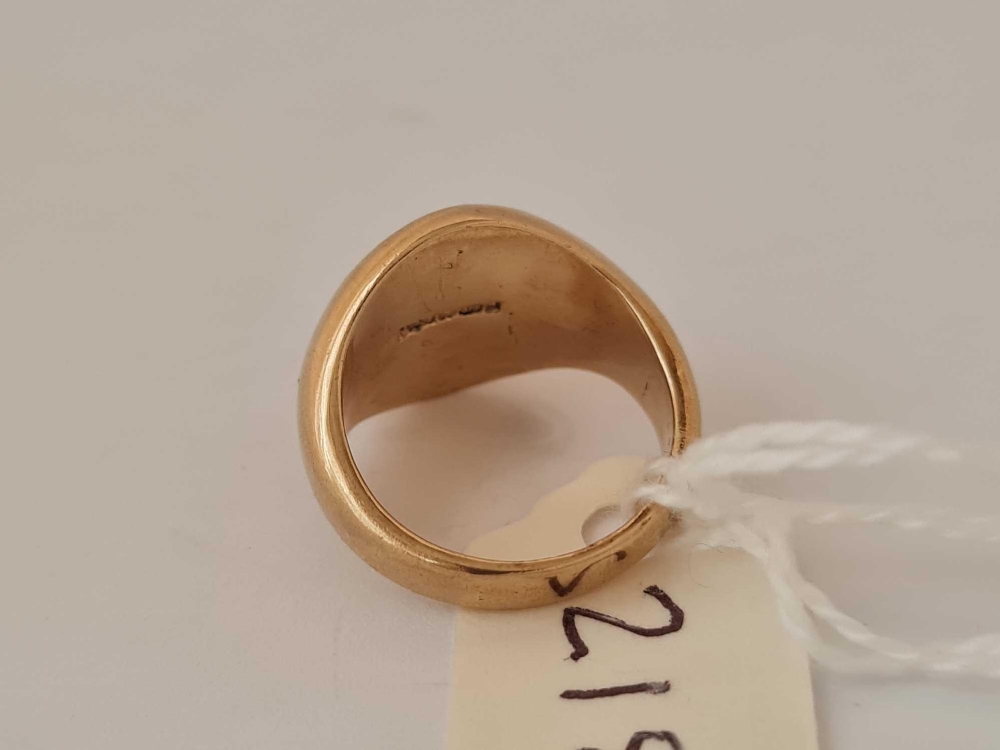 9ct hallmarked signet ring with an intaglio of a bull, size G - Image 3 of 3