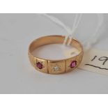 EDWARDIAN RUBY & DIAMOND 3 STONE GYPSY RING IN 18CT GOLD, SIZE R