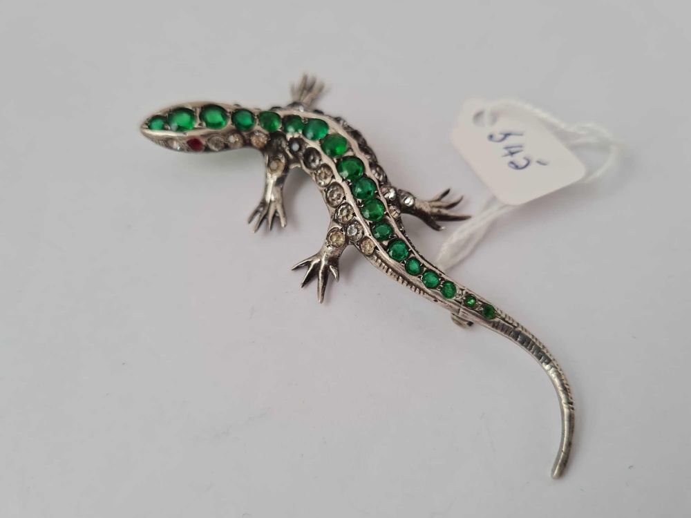 A antique silver paste lizard brooch - Image 3 of 4