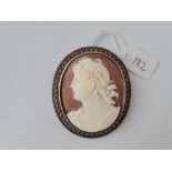 A VICTORIAN GOLD MOUNTED CAMEO BROOCH