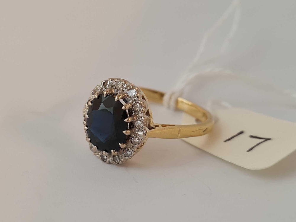 Sapphire & Diamond oval cluster ring in 18ct hallmarked gold, size O - Image 2 of 3