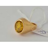 Vintage citrine ring in 18ct mount size P 5.5g inc