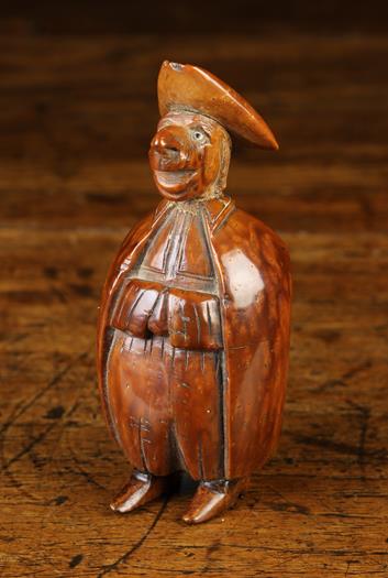 A Late 18th Century Whimsical Carved Nut Snuff Box in the form of a caricature priest depicted - Image 2 of 3