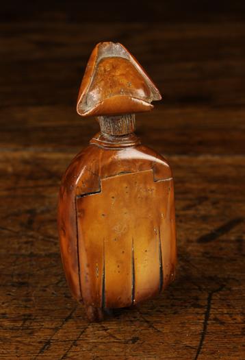 A Late 18th Century Whimsical Carved Nut Snuff Box in the form of a caricature priest depicted - Image 3 of 3